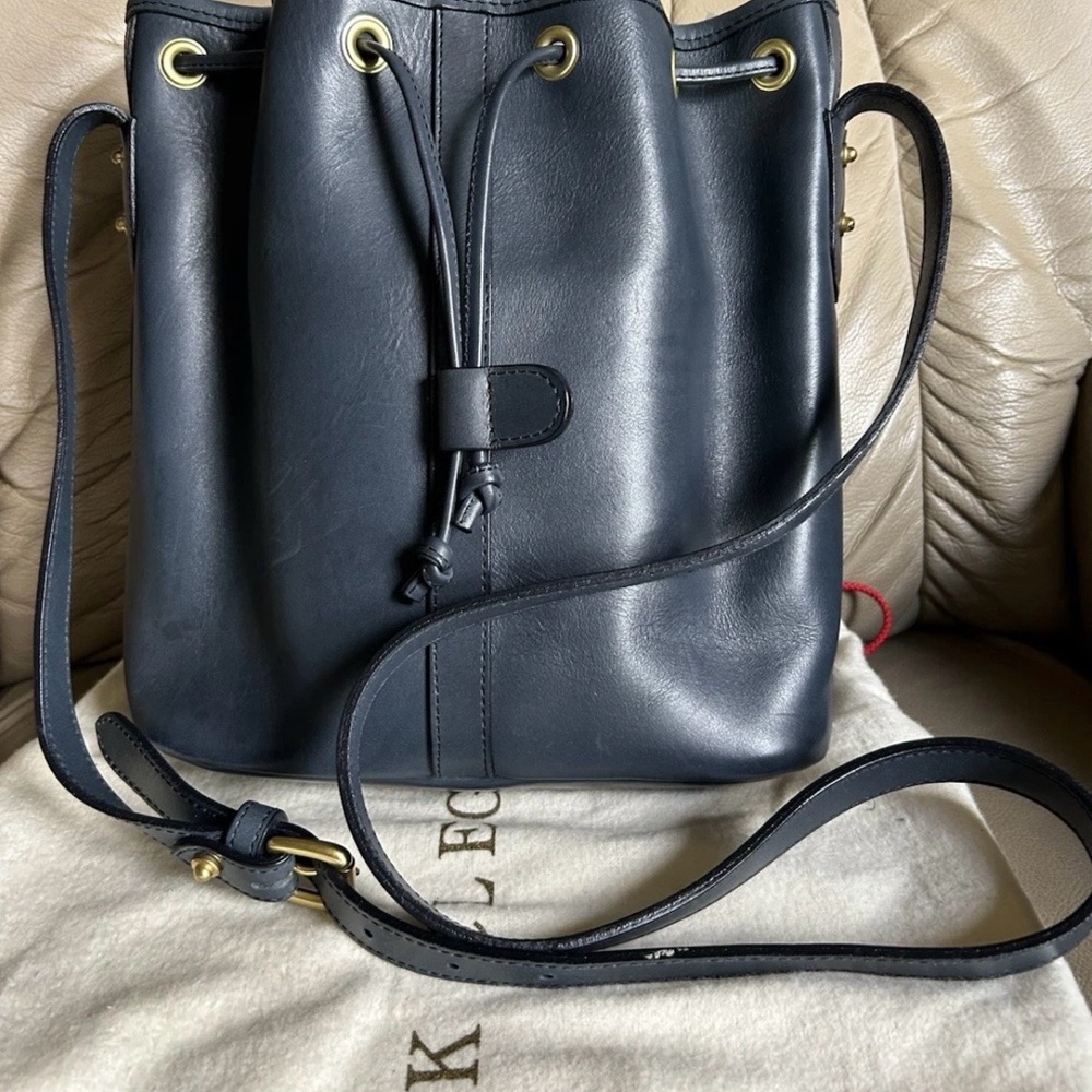 Frank Clegg Women’s Bucket Bag Smooth Tumbled Leather Navy Blue